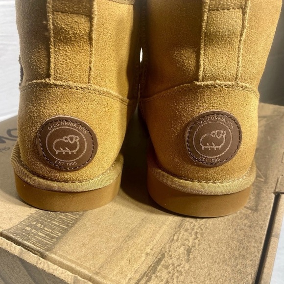 Lamo Tan Ankle Boots with Plush Lining - Picture 3 of 12